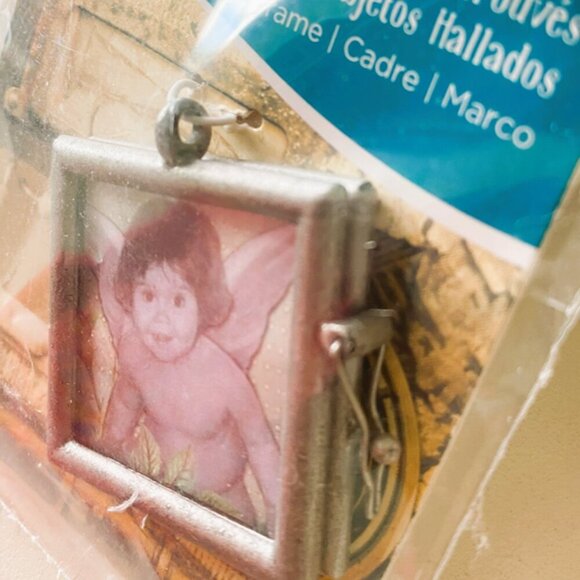 Antique Vintage Square Photo Keepsake Frame Pendant - Picture 2 of 2